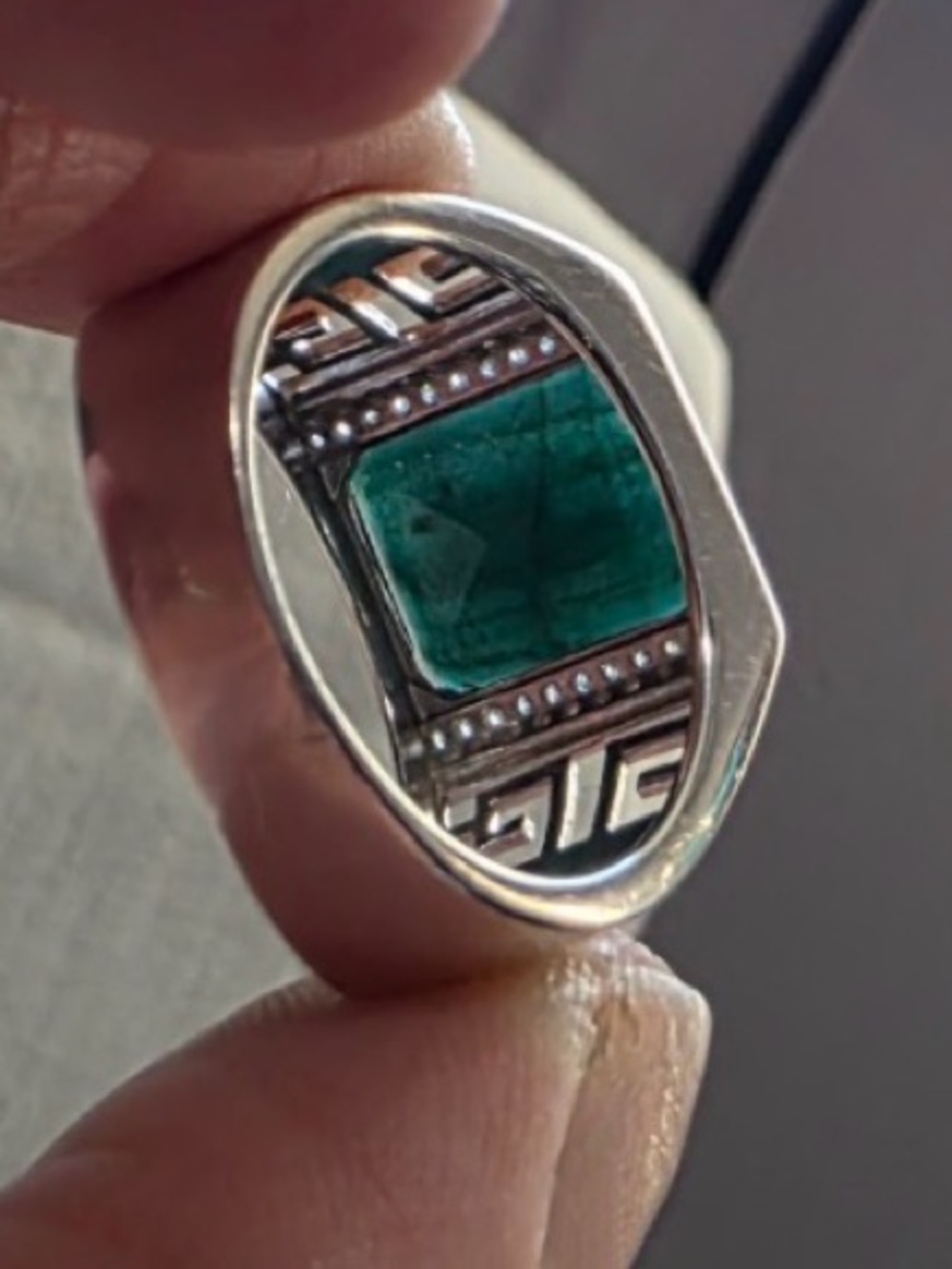 STERLING SILVER EMERALD RING (10) - Picture 4 of 6